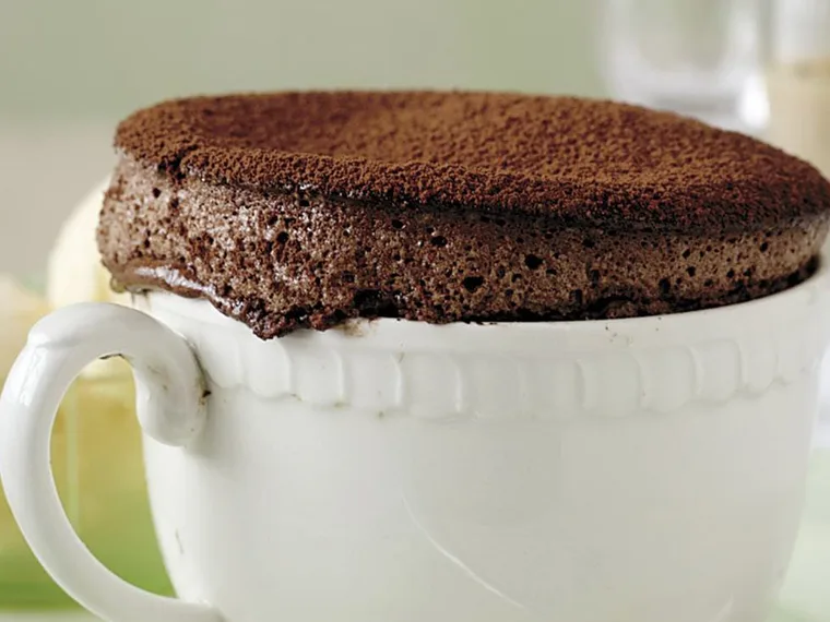 Hot chocolate souffl&eacute;s