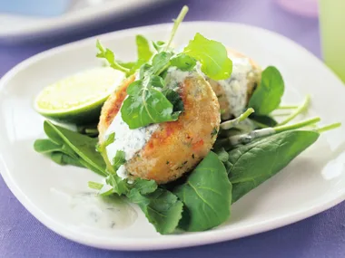 Lentil patties with yoghurt mint sauce