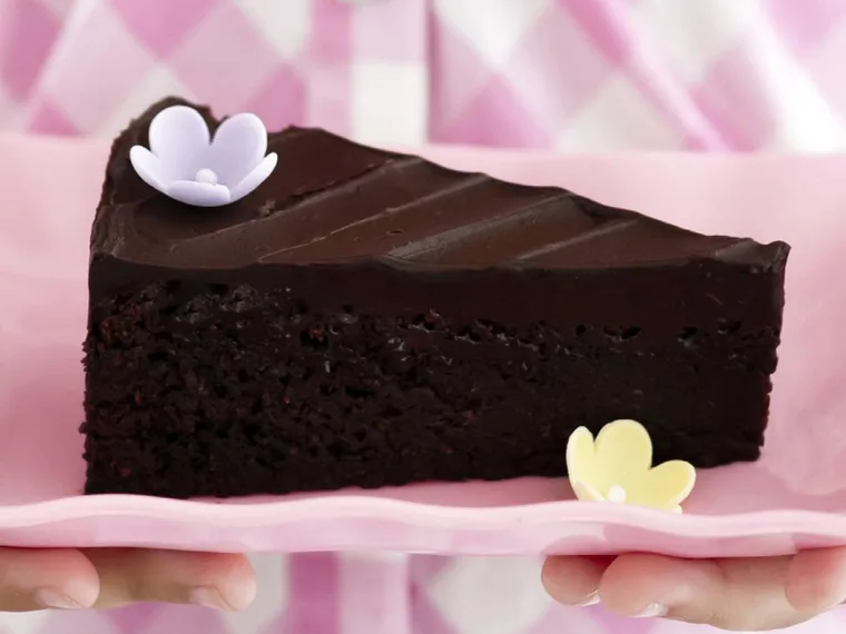 Photographer: Teny Aghamalian Stylist: Louise Bickle