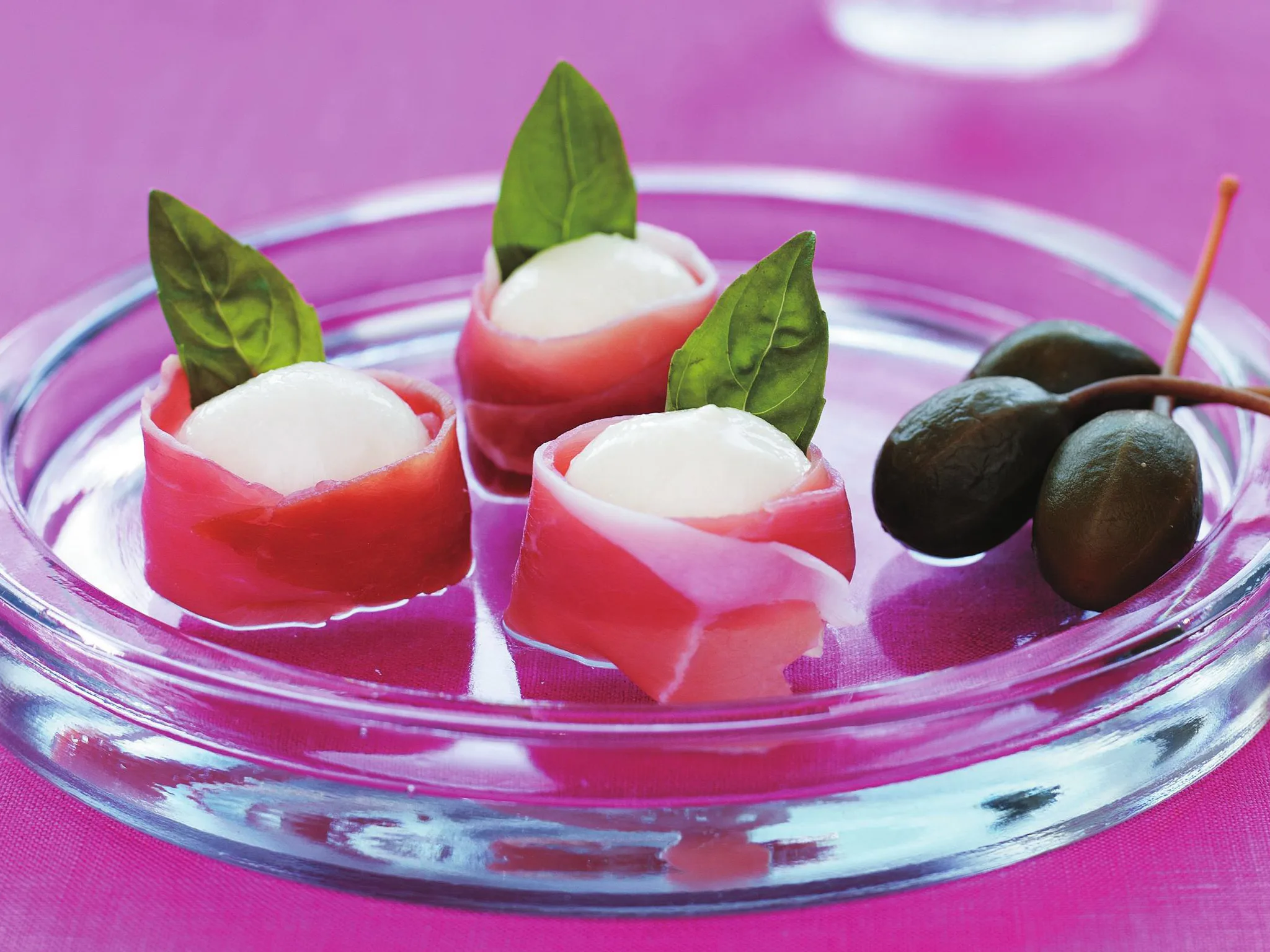 Prosciutto-wrapped bocconcini