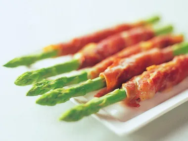 Prosciutto wrapped asparagus