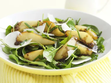 Roasted pear and baby spinach salad