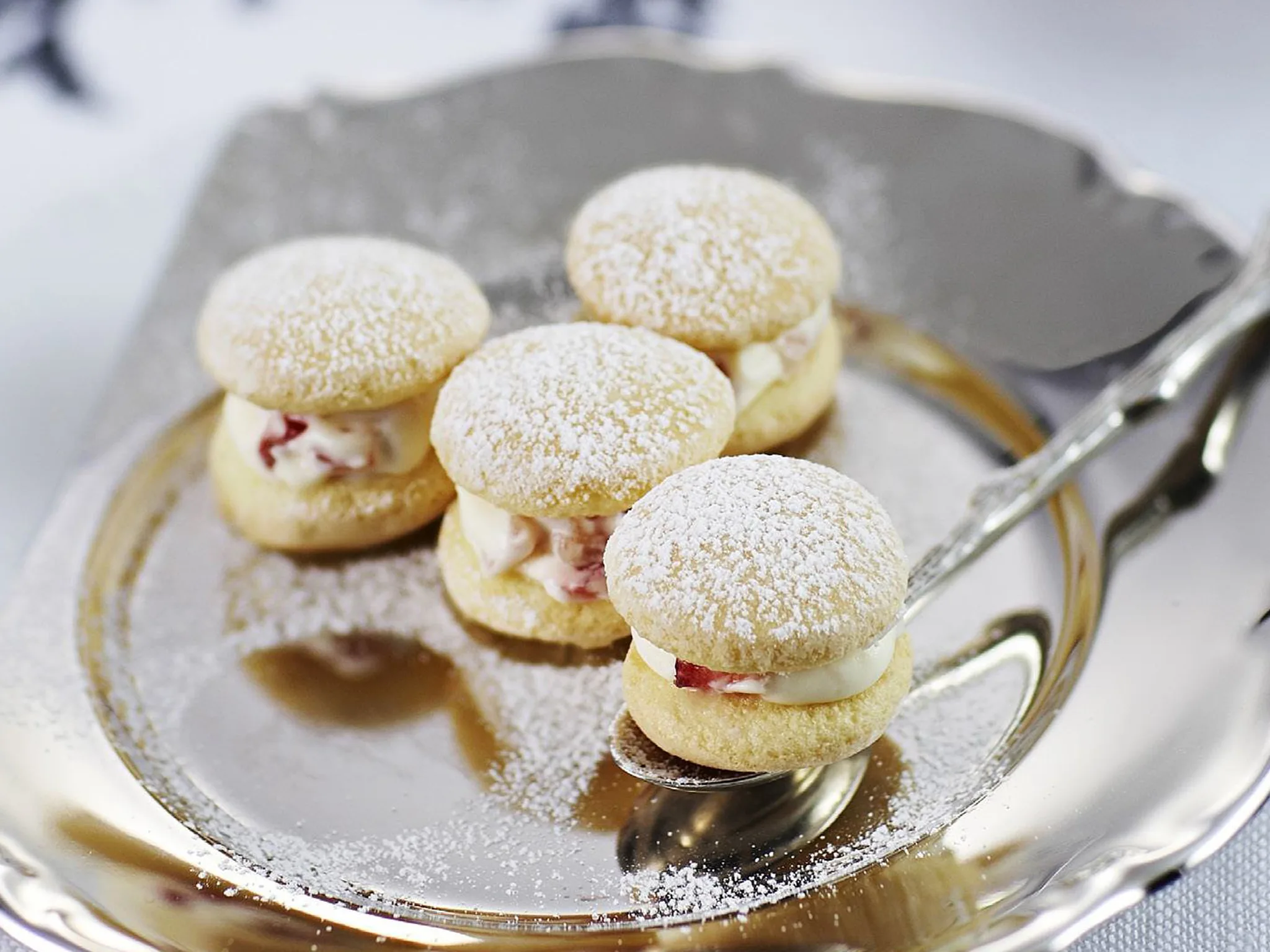Strawberries and cream powder puffs