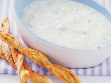 Yogurt, garlic and cucumber dip (tzatziki)