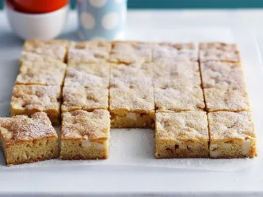 White chocolate and macadamia slice