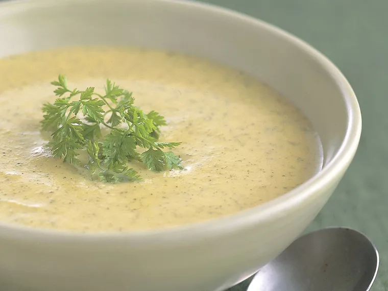 Zucchini cream soup