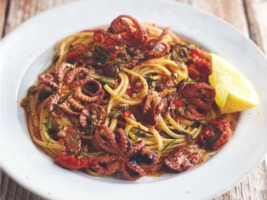 Octopus linguine