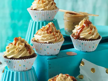 Caramel crunch chocolate cupcakes
