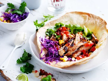 Chilli and chicken tostada