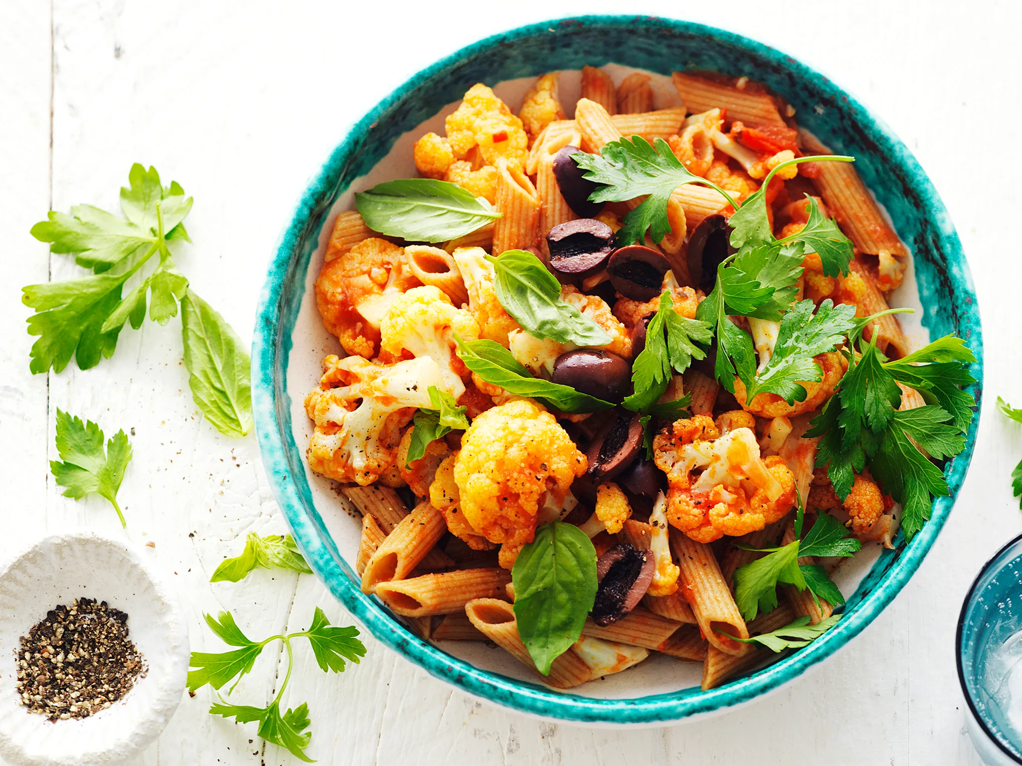 wholemeal pasta with cauliflower and olives