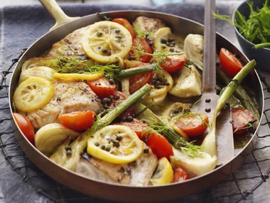 Fish with fennel, lemon and capers