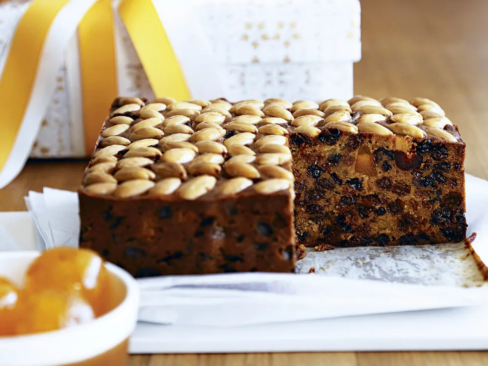 RICH FRUIT CAKE