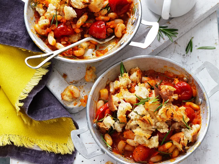 Baked beans and tomato pots with rosemary sourdough crumble