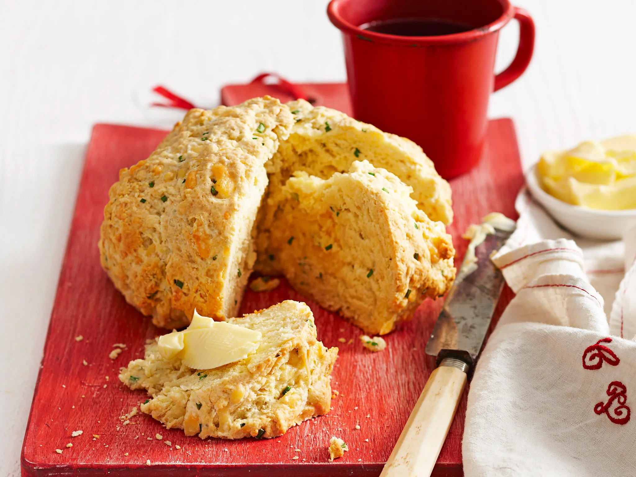 Herb and cheese damper