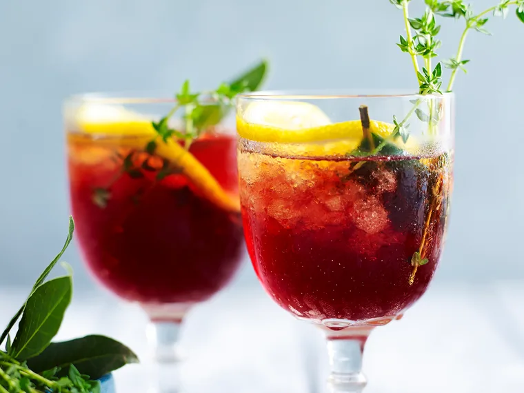 Mulled “wine” mocktail