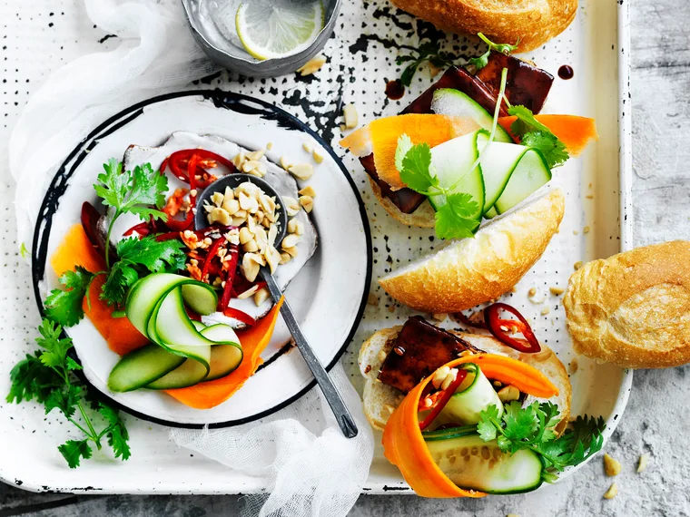 Roasted sticky tofu buns