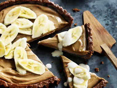 Vegan banoffee pie