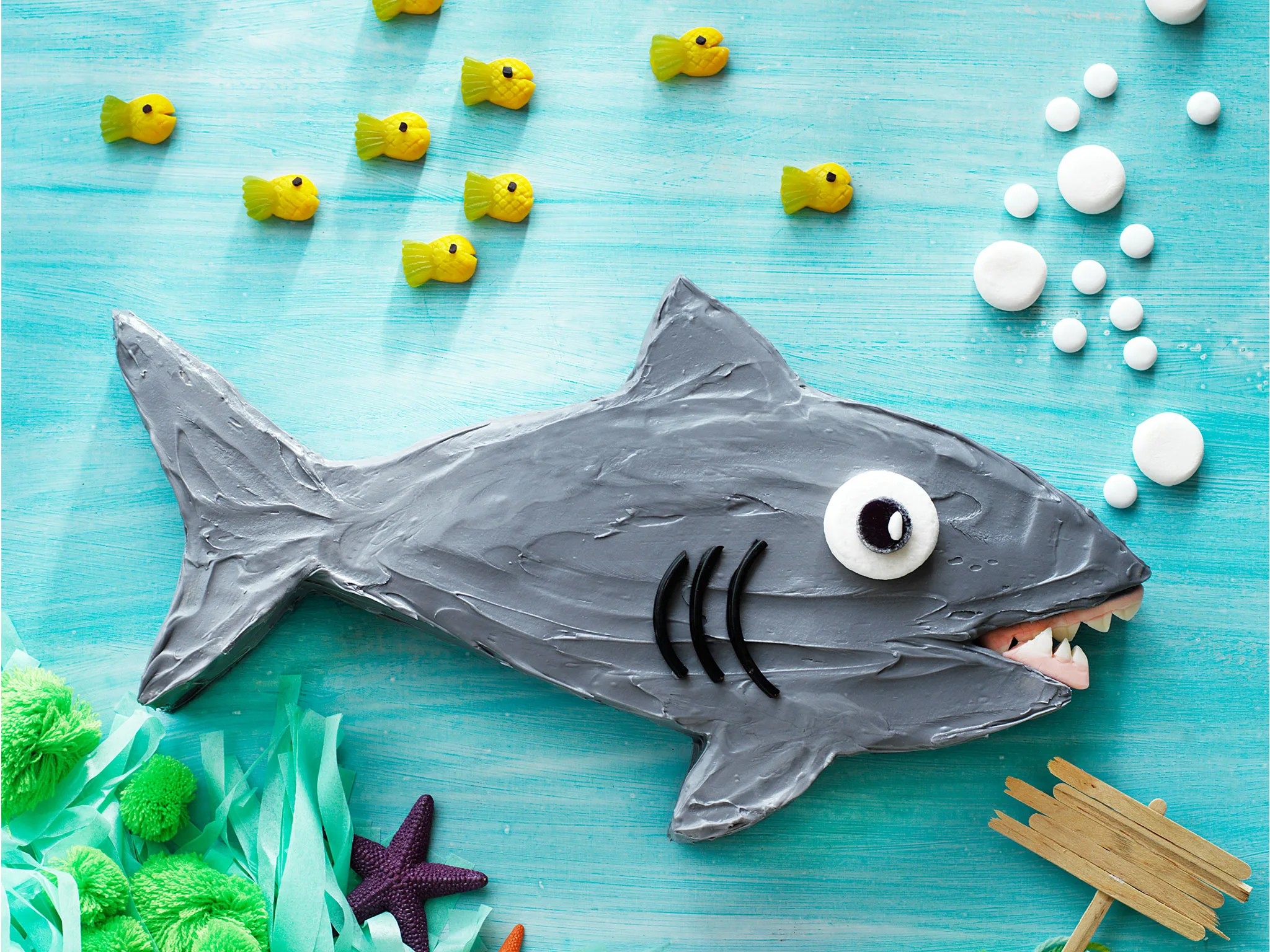 Sammy the shark cake