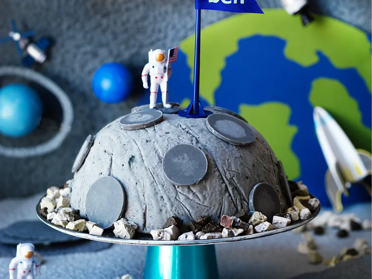 Moon landing ice-cream cake