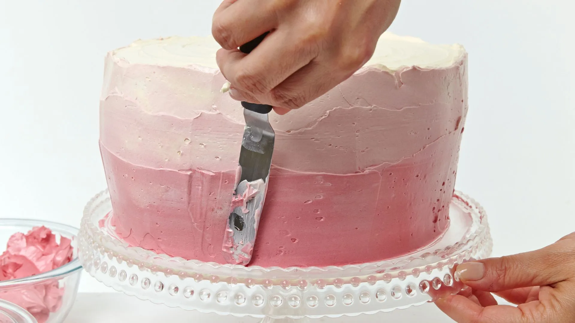 Icing the vertical layer cake