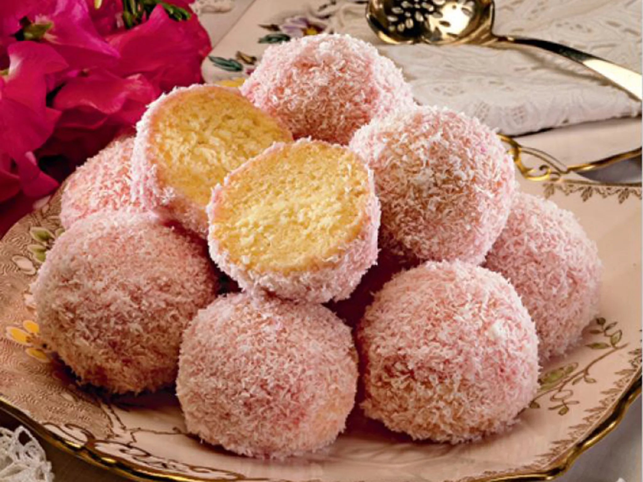 Women’s Weekly Vintage Edition: Jelly cakes