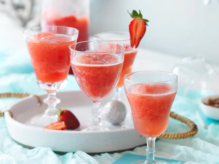 Frosé (frozen rosé wine)