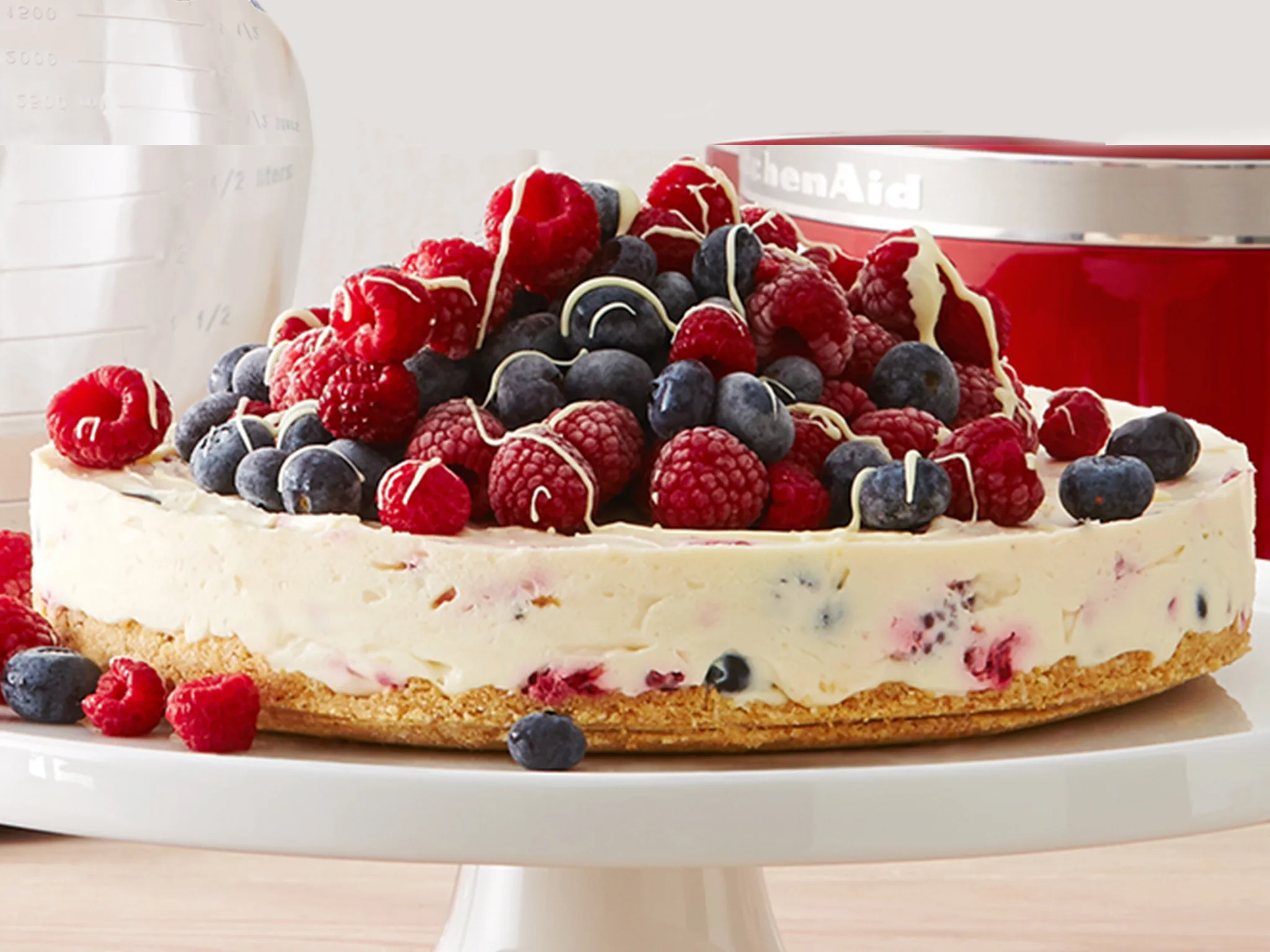 White chocolate and mixed berry cheesecake-image