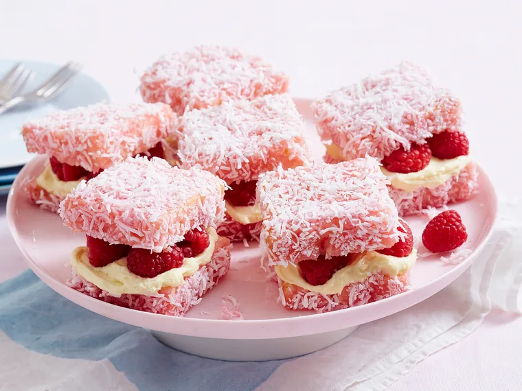 raspberry cheesecake lamingtons