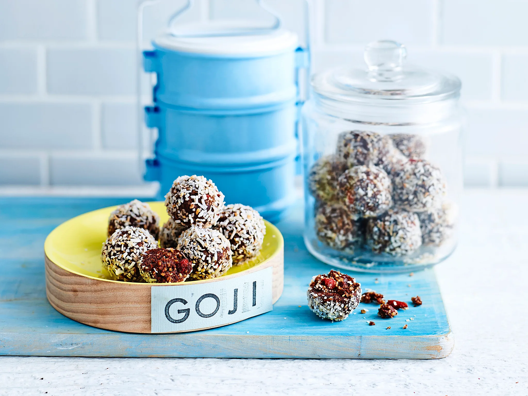 raw chocolate and goji berry bliss balls
