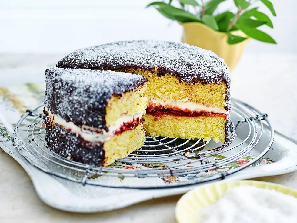 lamington sponge cake