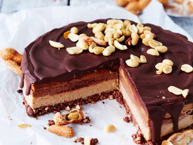 raw choc-peanut cake