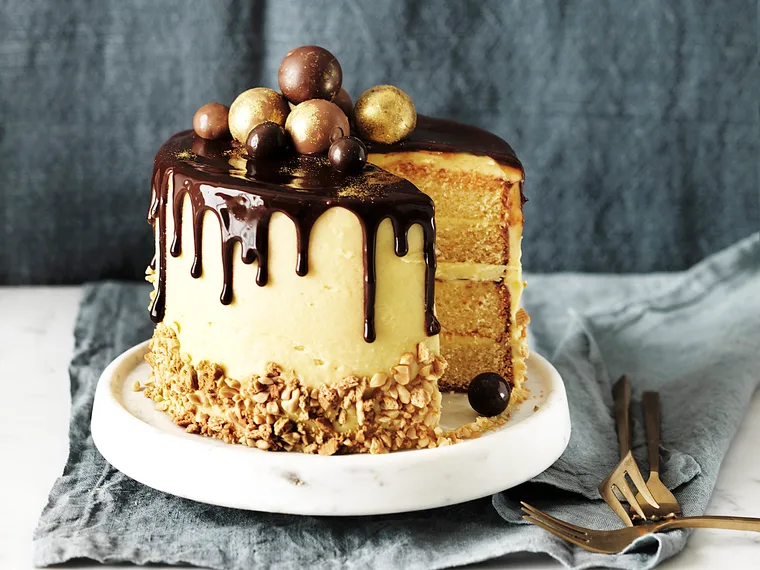 Golden Gaytime cake
