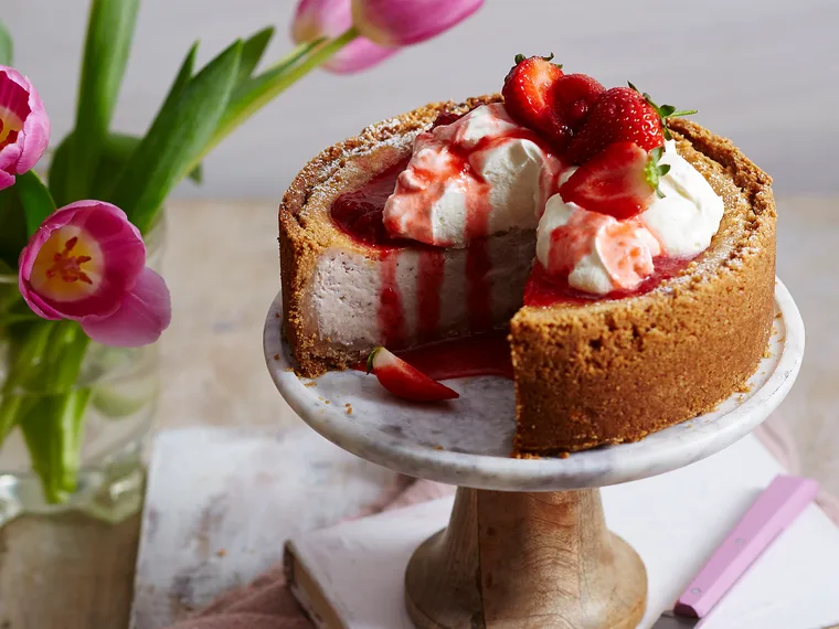 baked strawberry cheesecake