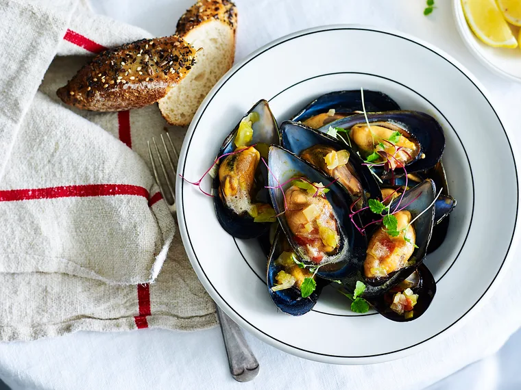 poven&ccedil;ale mussels recipe
