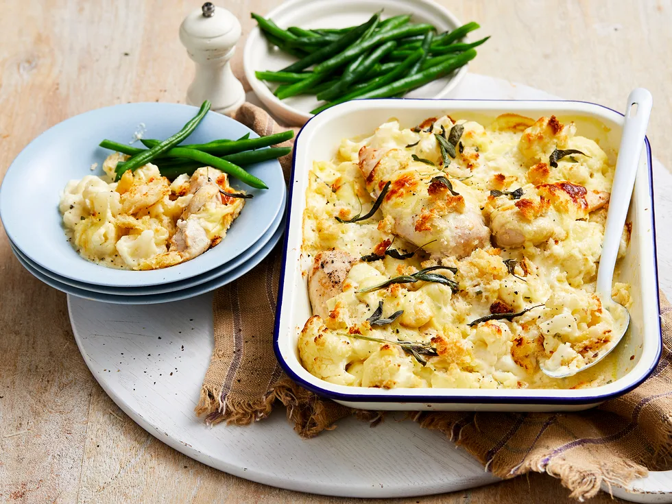 Creamy cauliflower and chicken bake