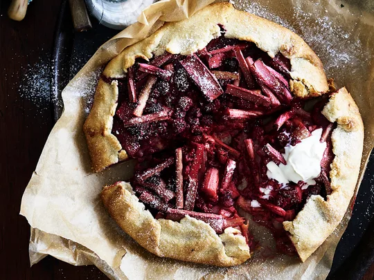 Rhubarb and raspberry crostata