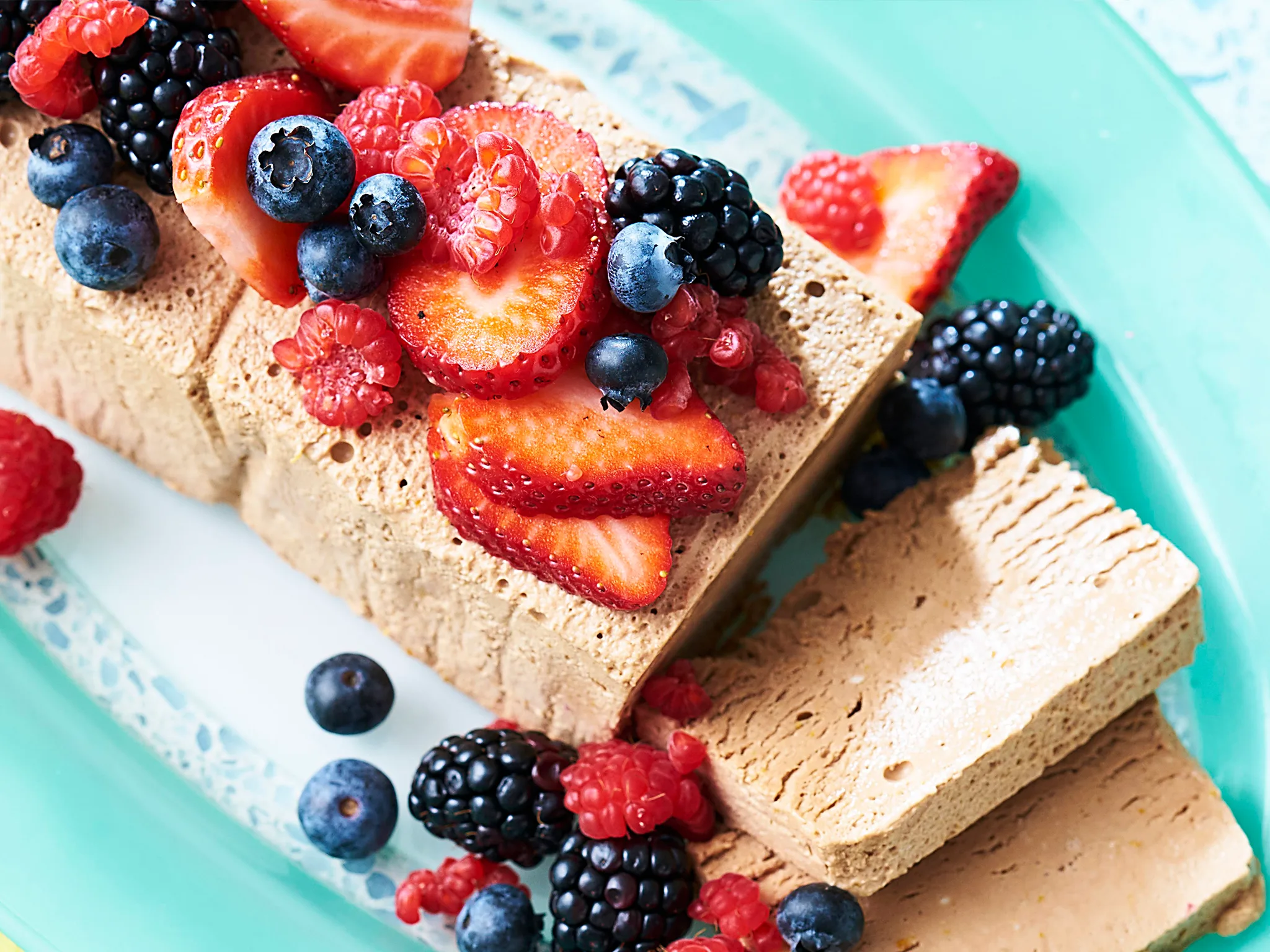 Chocolate cheesecake ice-cream with fresh berries-image