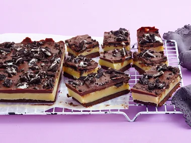 oreo caramel slice biscuit base