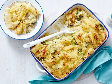 tuna and broccoli pasta bake recipe easy