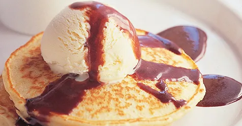 Pancakes with choc-hazelnut sauce | Women's Weekly Food