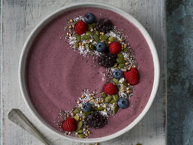 Berry smoothie bowl