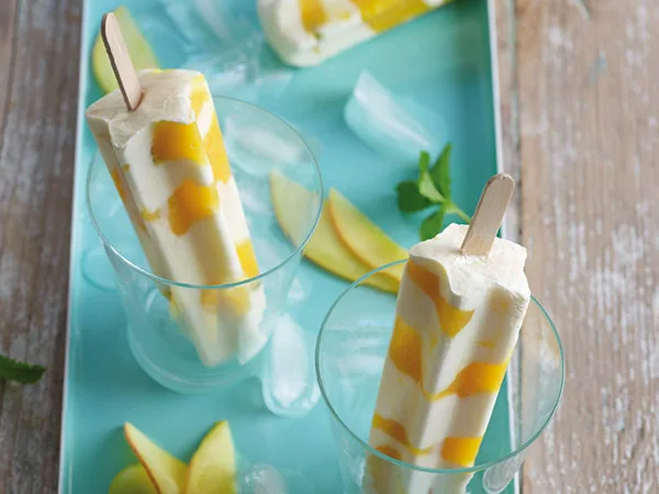frozen yoghurt popsicles