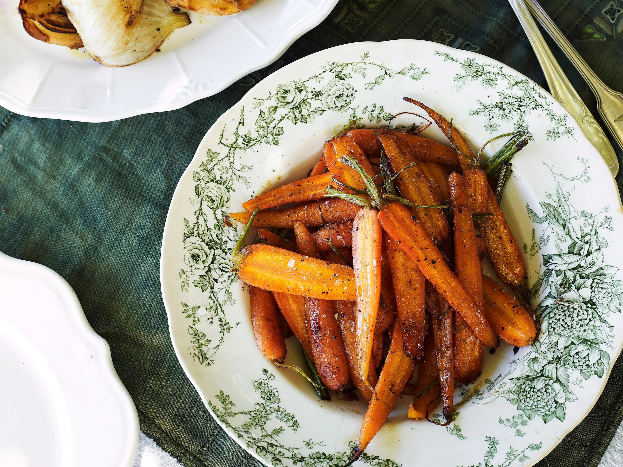 Roasted baby carrots with garlic