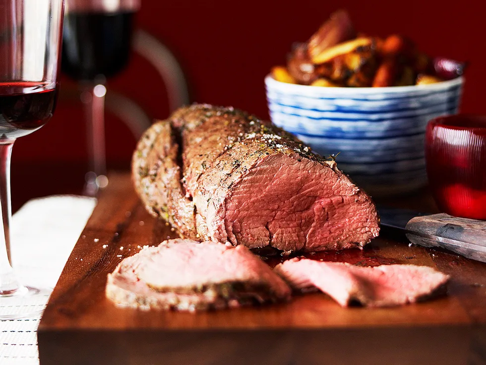 Roast fillet of beef and vegetables