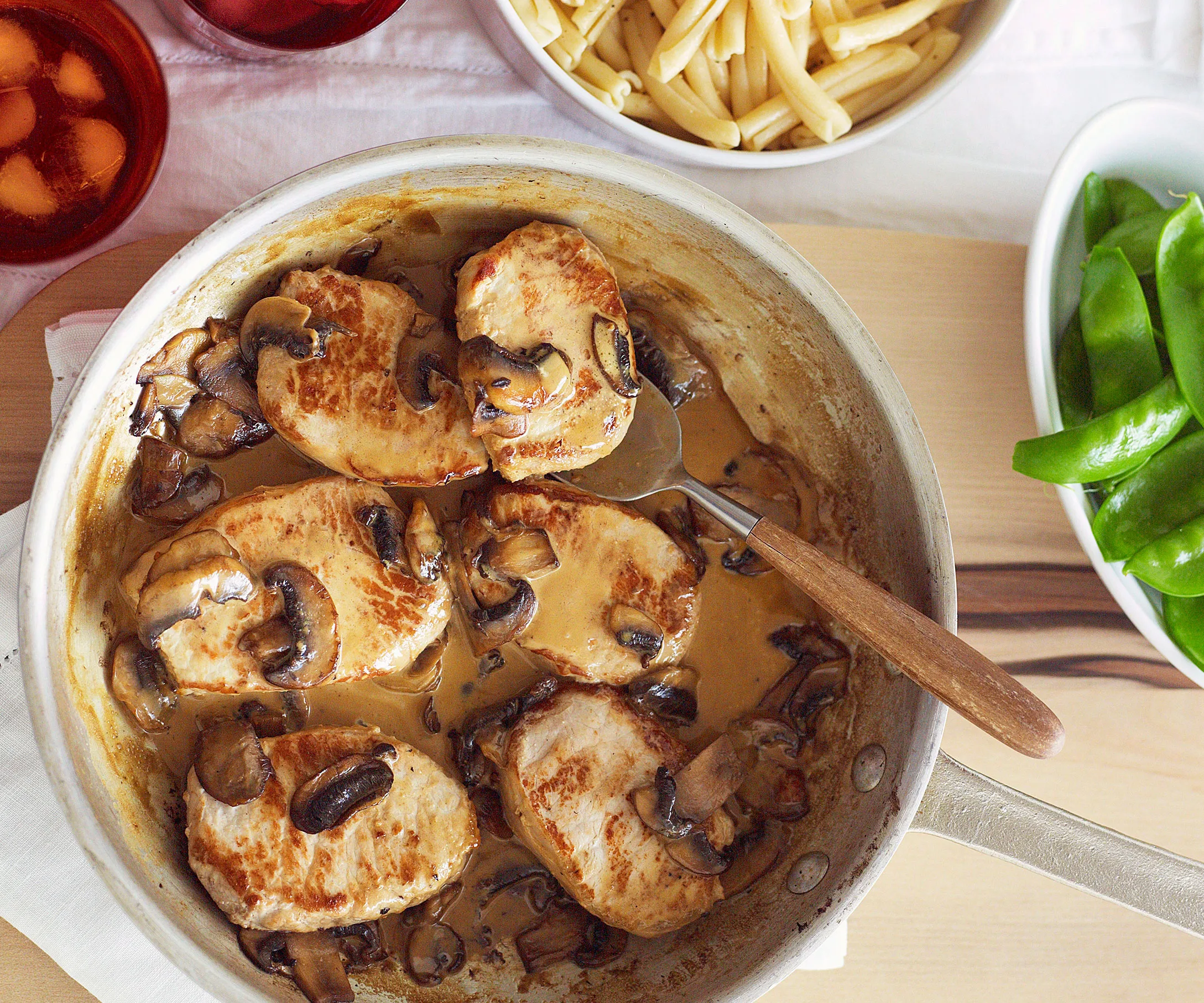 Pork medallions with mushroom sauce