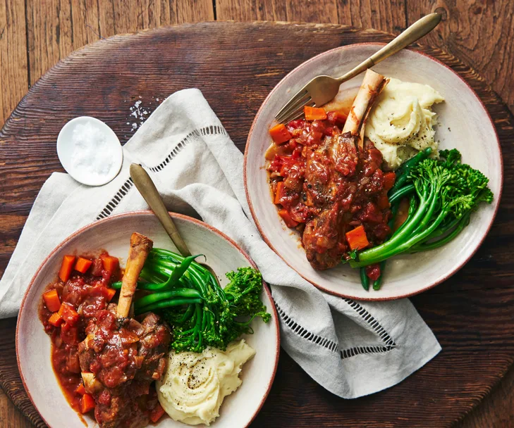 Slow cooker lamb shanks