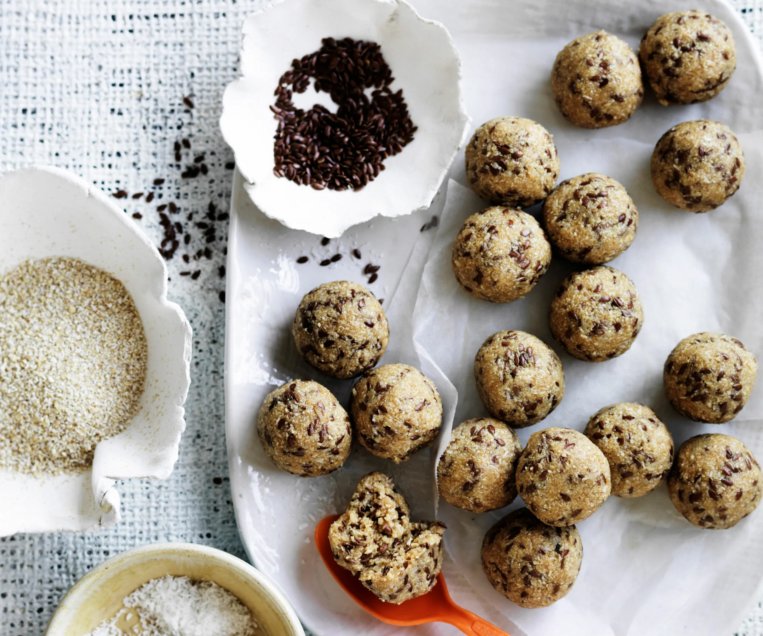 No-cook oatmeal balls-image