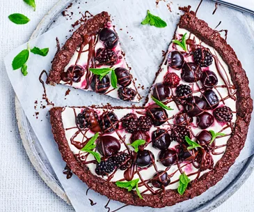 Fruits of the forest cookie ‘pizza’