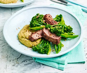 Cumin-spiced steak with white bean hummus 