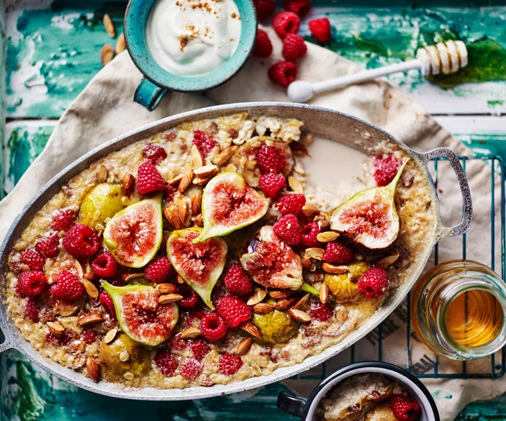 baked porridge recipe with fig and raspberry